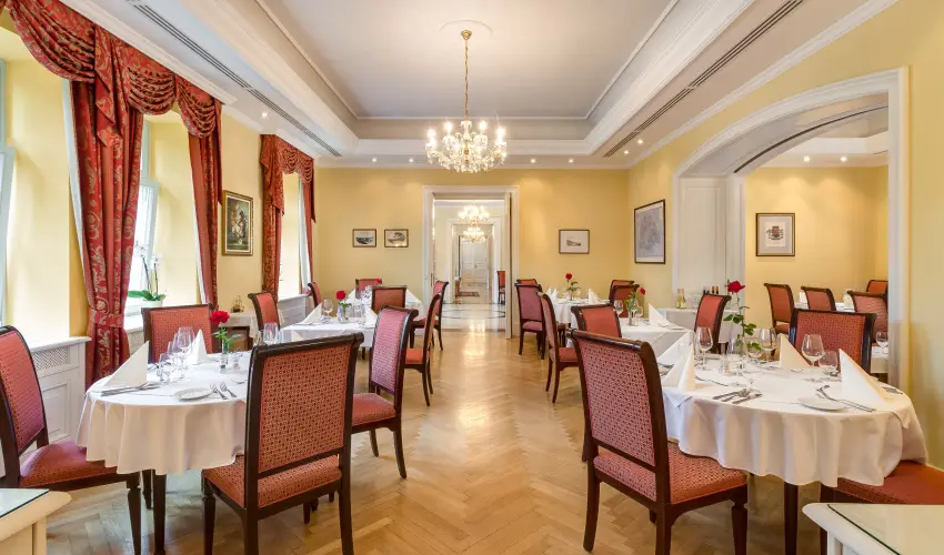 gr�f Degenfeld Kast�lysz�ll� Tarcal - M�jus 1. 