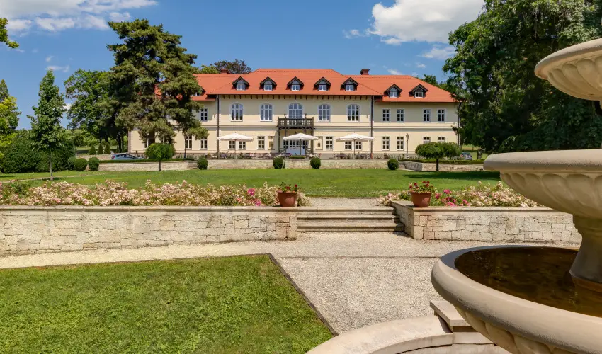 gr�f Degenfeld Kast�lysz�ll� Tarcal - M�jus 1. 