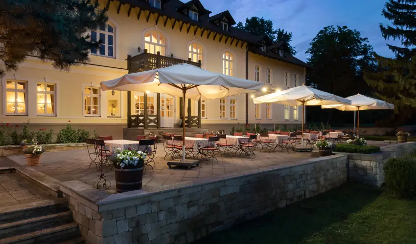 gr�f Degenfeld Kast�lysz�ll� Tarcal - M�jus 1. 