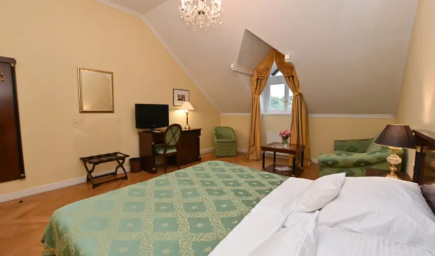 gr�f Degenfeld Kast�lysz�ll� Tarcal - M�jus 1. 