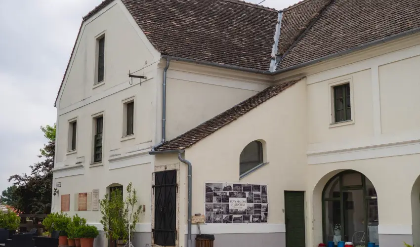 Edvy Malom Fogadó és Barokk Udvarház Pápa - Május 1. (min. 2 éj)