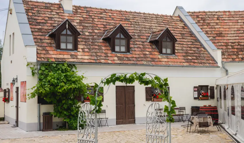 Edvy Malom Fogadó és Barokk Udvarház Pápa - Május 1. (min. 2 éj)