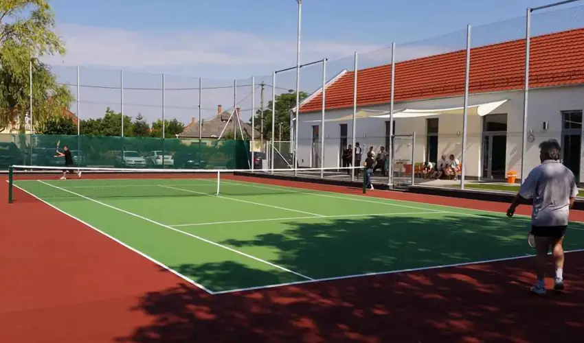 Eleven Business & Sport Hotel Jszrokszlls - Mjus 1.