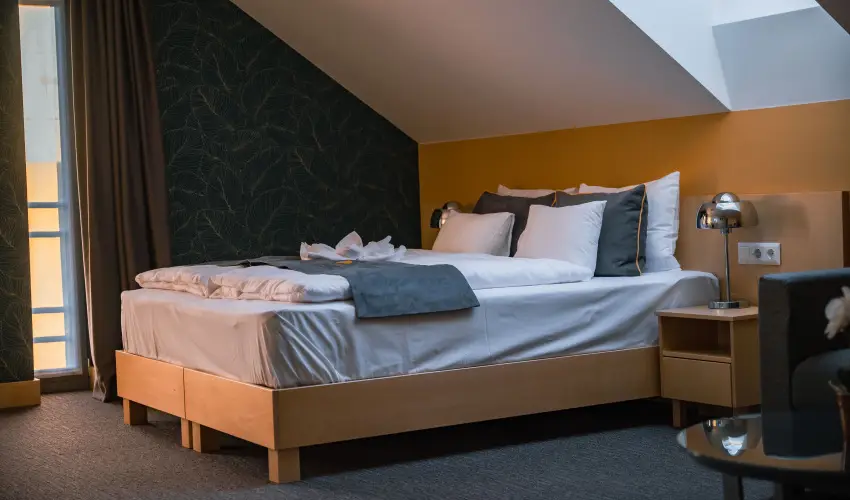 Eleven Business & Sport Hotel Jszrokszlls - Mjus 1.