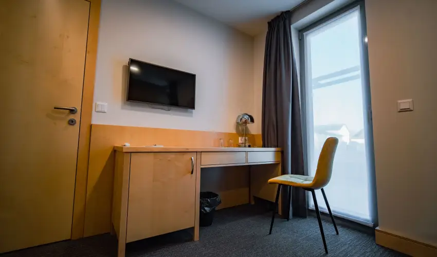 Eleven Business & Sport Hotel Jszrokszlls - Mjus 1.