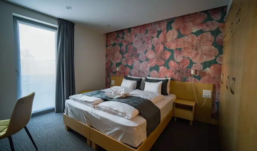 Eleven Business & Sport Hotel Jszrokszlls - Mjus 1.