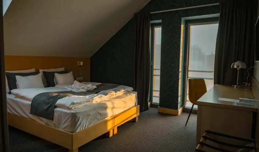 Eleven Business & Sport Hotel Jszrokszlls - Mjus 1.