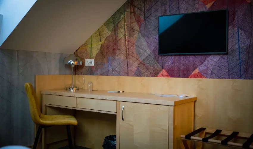 Eleven Business & Sport Hotel Jszrokszlls - Mjus 1.