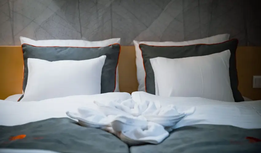 Eleven Business & Sport Hotel Jszrokszlls - Mjus 1.