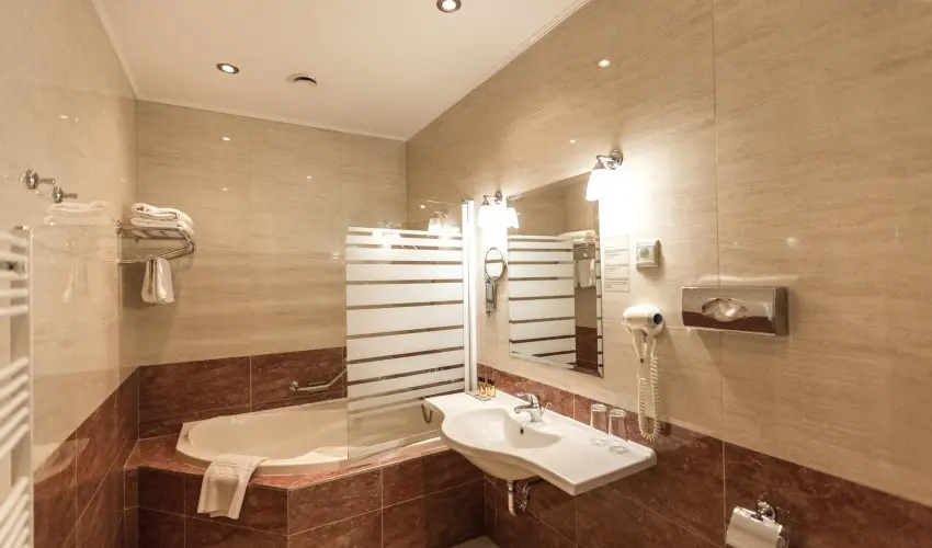 Elizabeth Hotel Gyula - Mjus 1. (min. 2 j)