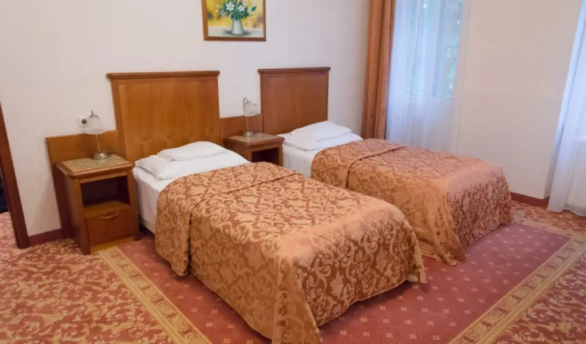 Elizabeth Hotel Gyula - Mjus 1. (min. 2 j)