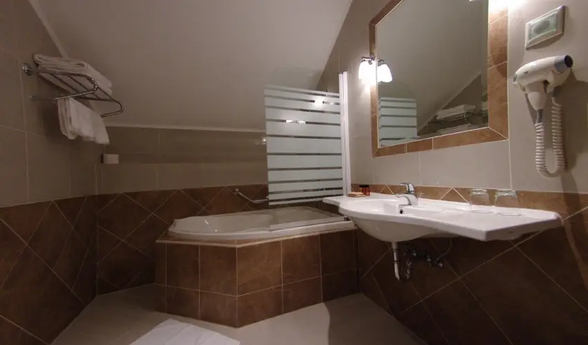 Elizabeth Hotel Gyula - Mjus 1. (min. 2 j)