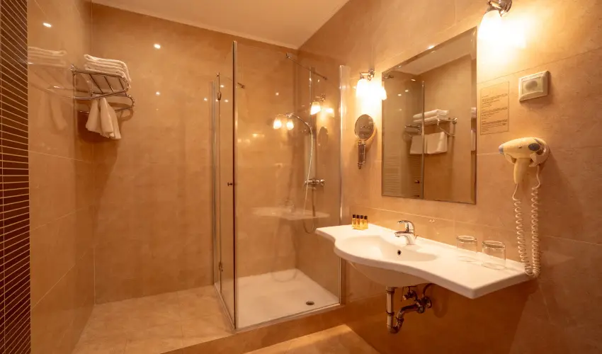 Elizabeth Hotel Gyula - Mjus 1. (min. 2 j)