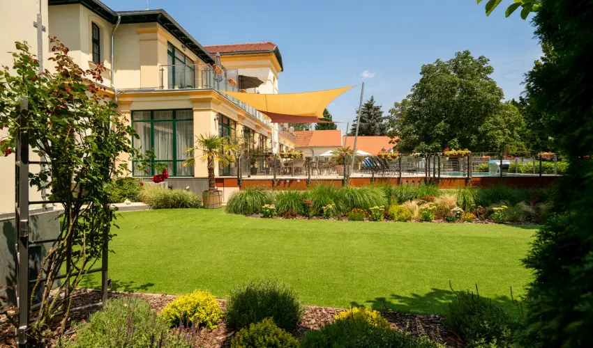 Elizabeth Hotel Gyula - Mjus 1. (min. 2 j)