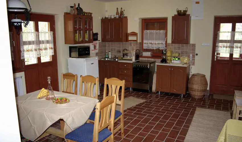 Szarvas Panzi� Erd�b�nye - M�jus 1. (min. 2 �j)