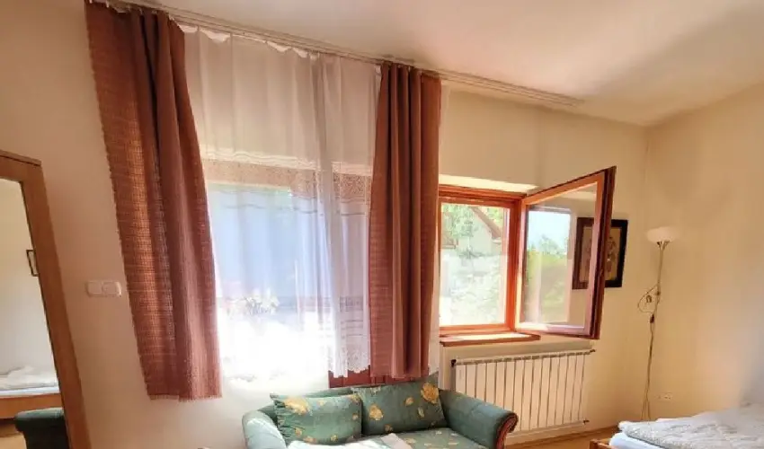 Szarvas Panzi� Erd�b�nye - M�jus 1. (min. 2 �j)