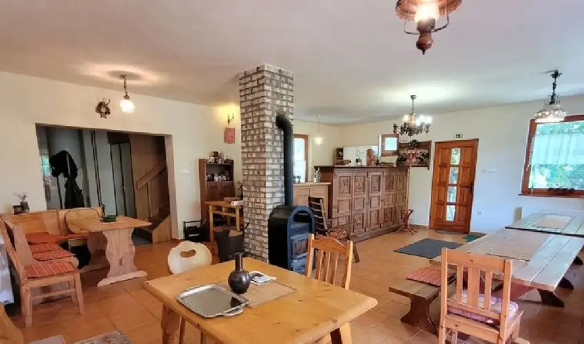 Szarvas Panzi� Erd�b�nye - M�jus 1. (min. 2 �j)