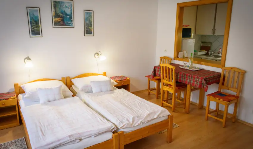 Erika Apartman Srvr - Mjus 1. (min. 2 j)