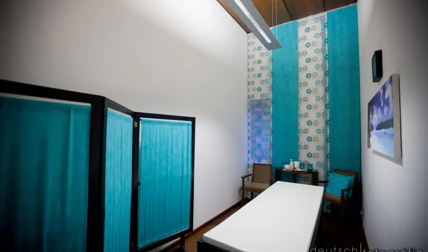 Erzsbet Nagy Szlloda Paks - Mjus 1.