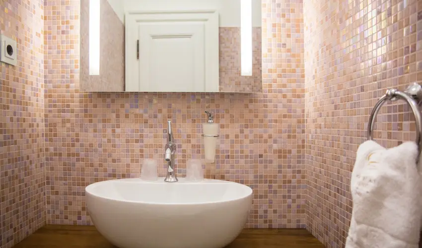 Erzsbet Nagy Szlloda Paks - Mjus 1.