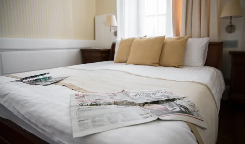 Erzsbet Nagy Szlloda Paks - Mjus 1.