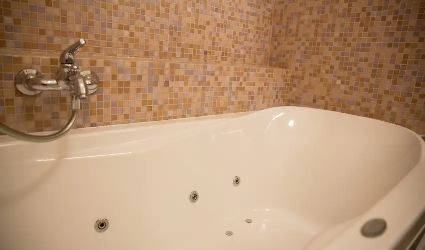 Erzsbet Nagy Szlloda Paks - Mjus 1.