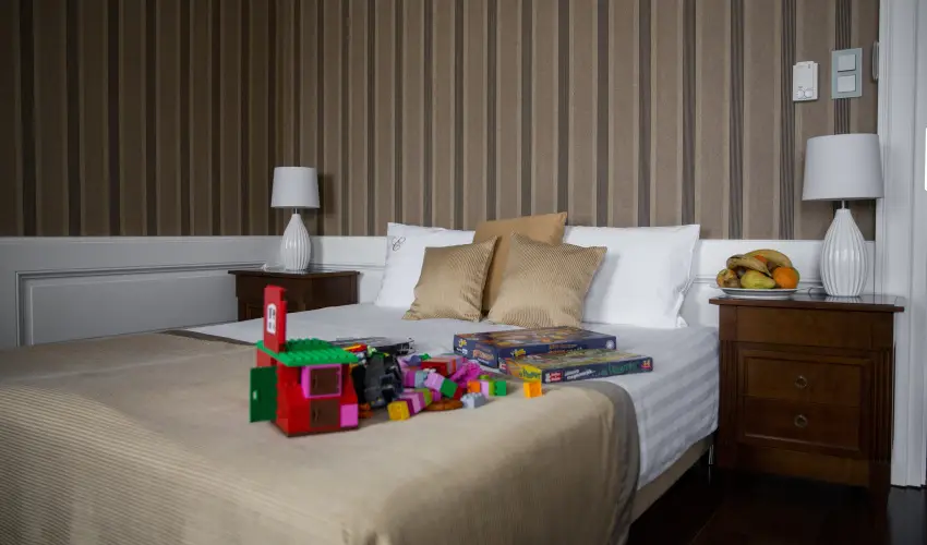 Erzsbet Nagy Szlloda Paks - Mjus 1.