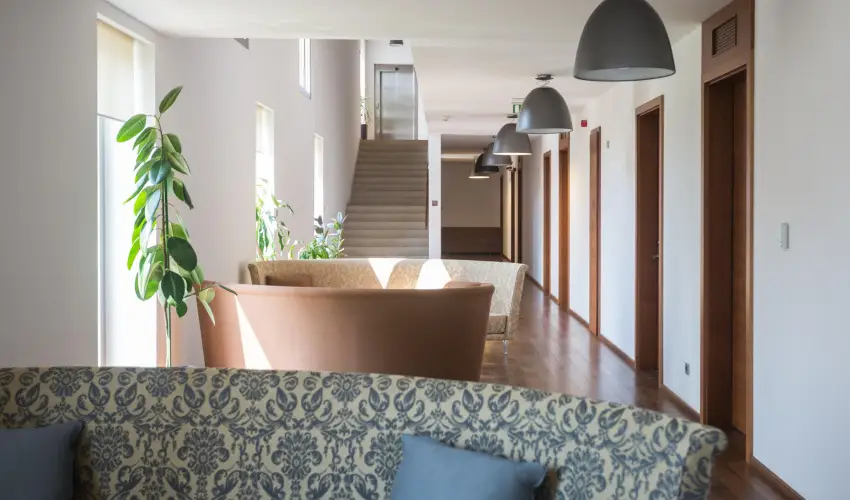 Erzsbet Nagy Szlloda Paks - Mjus 1.