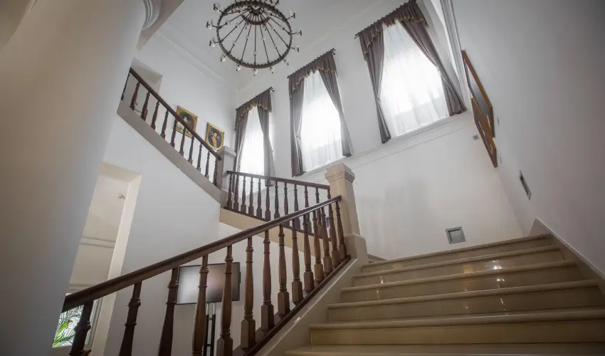 Erzsbet Nagy Szlloda Paks - Mjus 1.