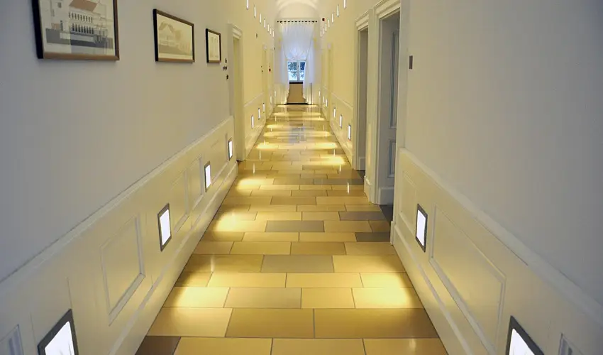 Erzsbet Nagy Szlloda Paks - Mjus 1.