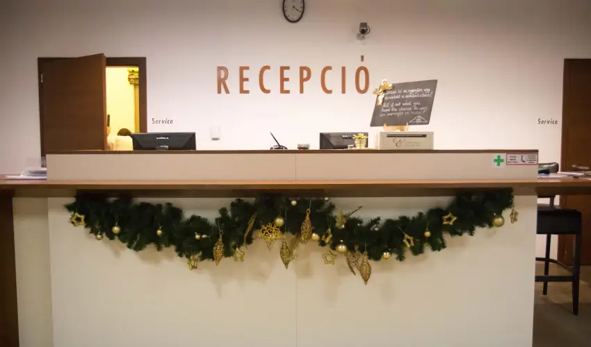 Erzsbet Nagy Szlloda Paks - Mjus 1.