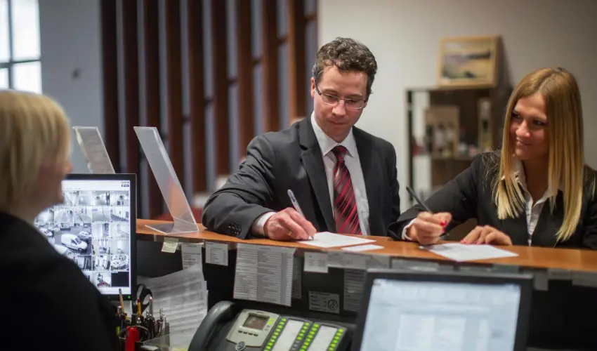 Erzsbet Nagy Szlloda Paks - Mjus 1.