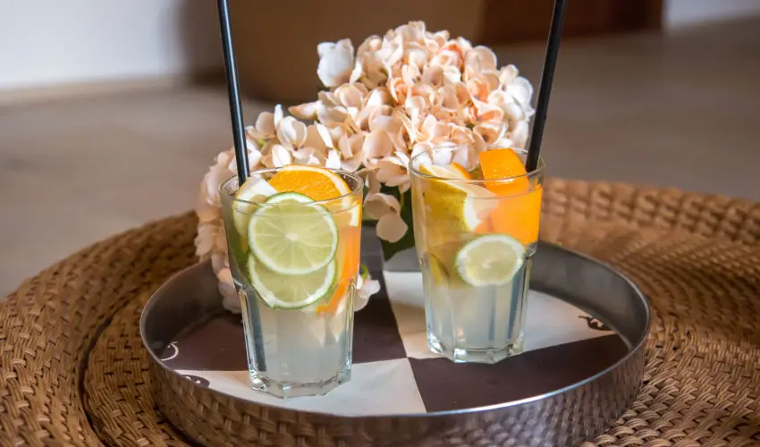 Erzsbet Nagy Szlloda Paks - Mjus 1.