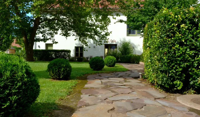 Erzsbet Nagy Szlloda Paks - Mjus 1.