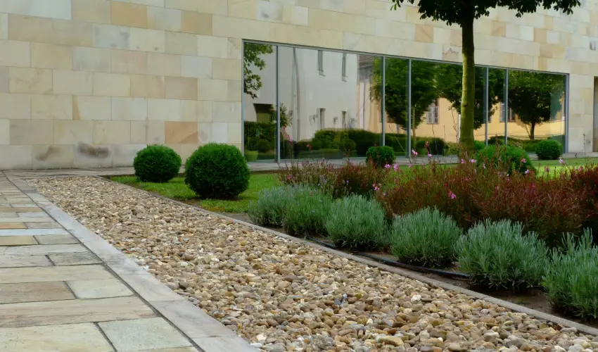 Erzsbet Nagy Szlloda Paks - Mjus 1.