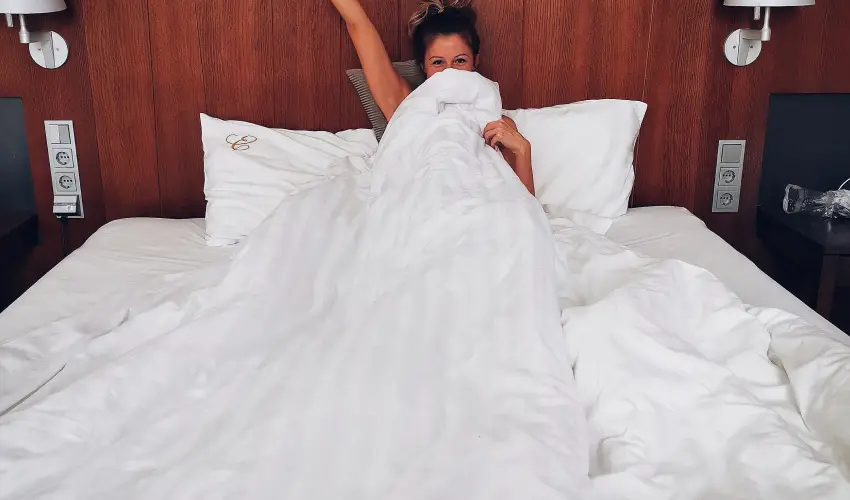 Erzsbet Nagy Szlloda Paks - Mjus 1.