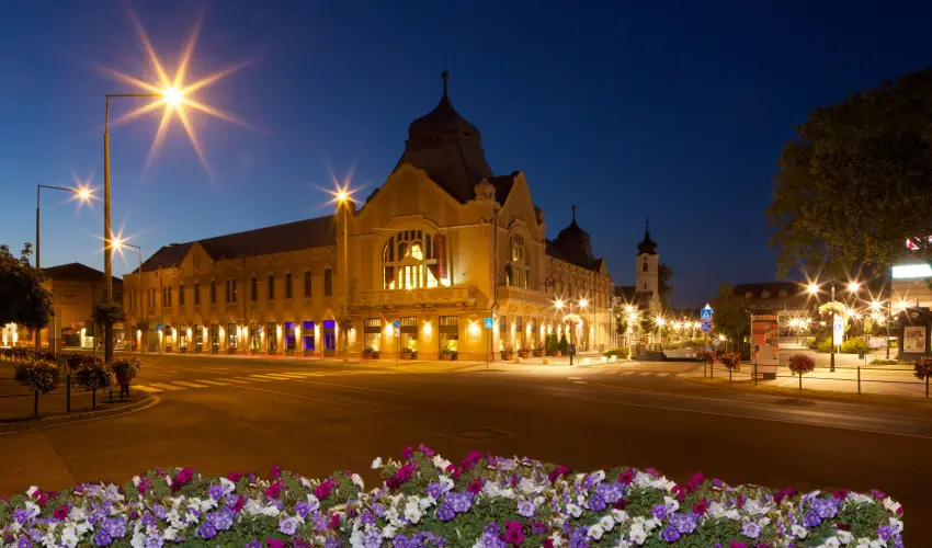 Erzsbet Kirlyn Szlloda Gdll - Mjus 1. - specilis elrefizetssel