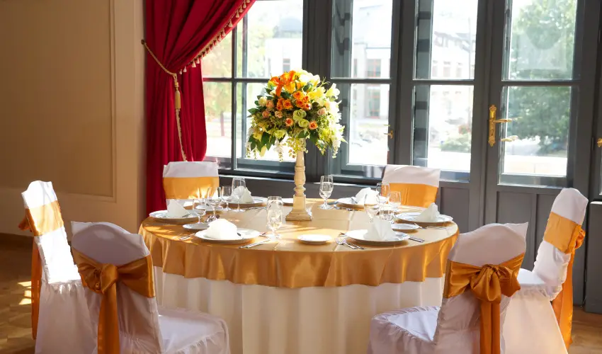 Erzsbet Kirlyn Szlloda Gdll - Mjus 1. - specilis elrefizetssel