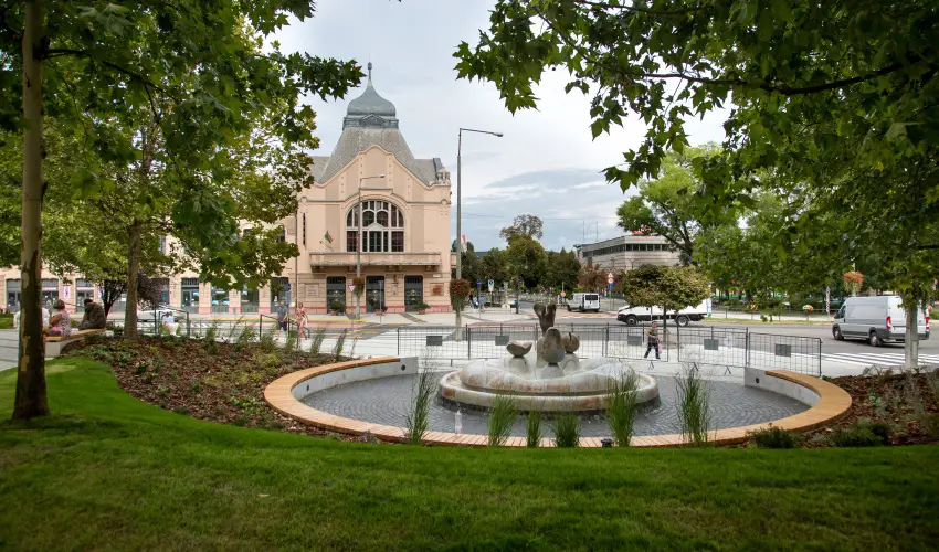 Erzsbet Kirlyn Szlloda Gdll - Mjus 1. - specilis elrefizetssel