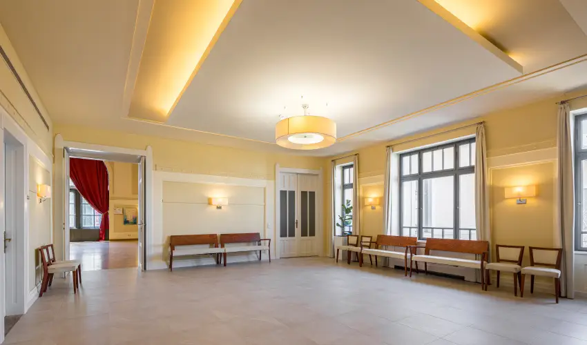 Erzsbet Kirlyn Szlloda Gdll - Mjus 1. - specilis elrefizetssel