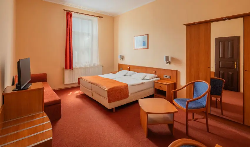 Erzs�bet Park Hotel Par�df�rd� - M�jus 1. (min. 3 �j)