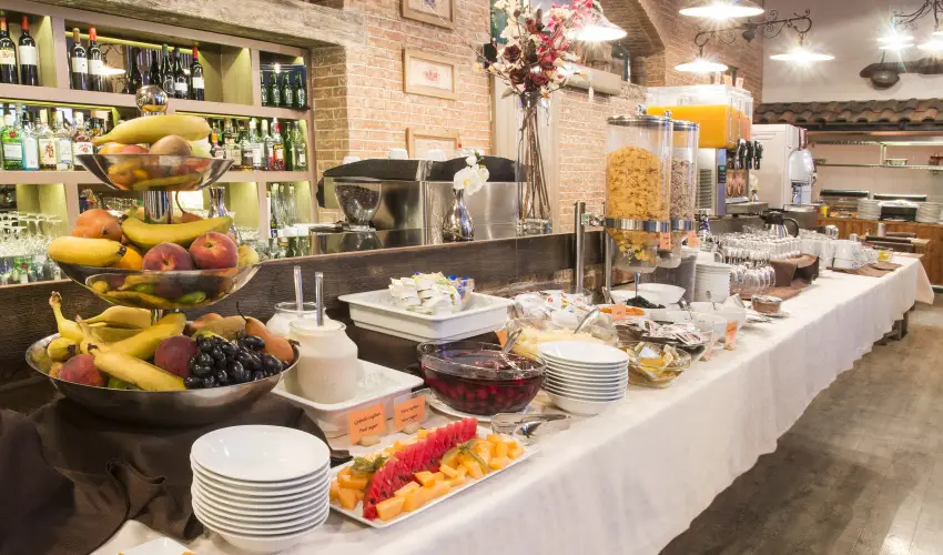 Estilo Fashion Hotel Budapest - Mjus 1. - teljes elrefizetssel