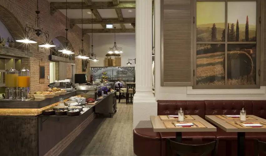 Estilo Fashion Hotel Budapest - Mjus 1. - teljes elrefizetssel