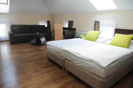 Ezsthd Hotel - Mjus 1.