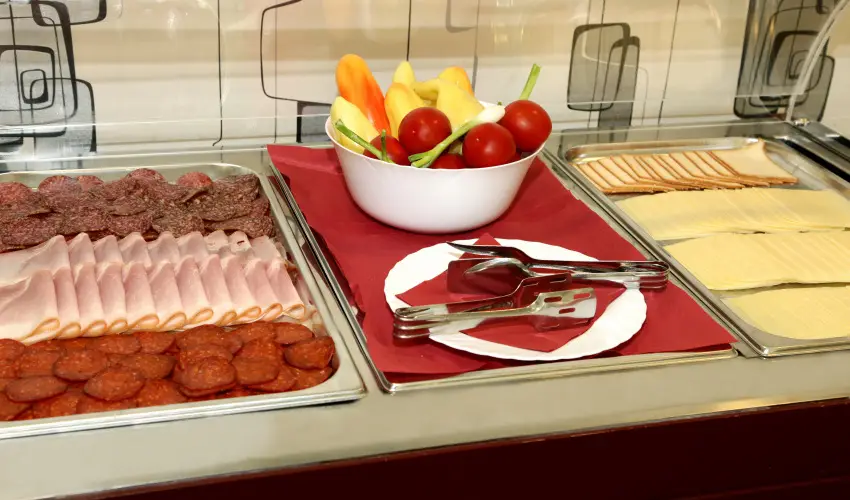 Ezsthd Hotel Veszprm - Mjus 1.