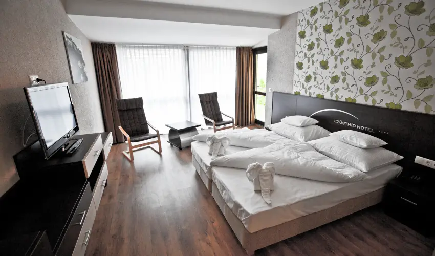 Ezsthd Hotel Veszprm - Mjus 1.