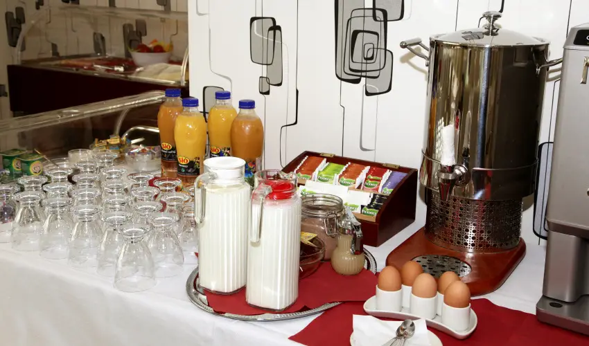 Ezsthd Hotel Veszprm - Mjus 1.