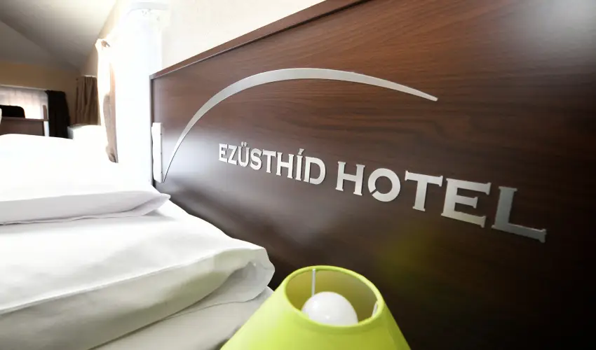 Ezsthd Hotel Veszprm - Mjus 1.