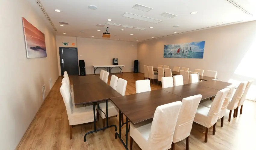 Ezsthd Hotel Veszprm - Mjus 1.