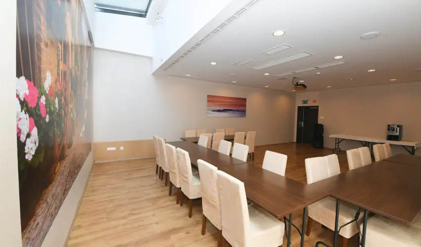 Ezsthd Hotel Veszprm - Mjus 1.